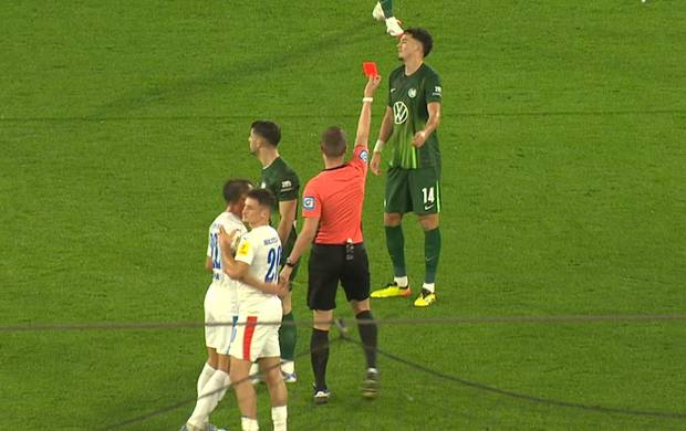 Bitterer Platzverweis im DFB-Pokal