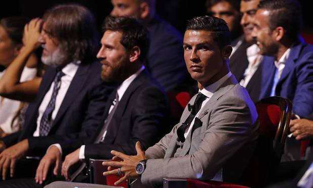 Spektakel! Messi gewinnt Duell mit CR7
