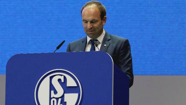 Anfeindungen! Vorstand verlässt S04