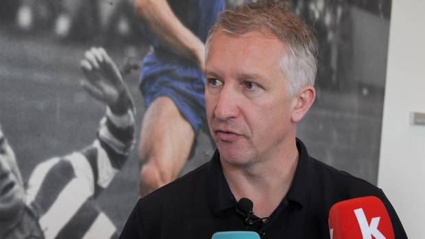 Langfristiger Vertrag? Baumann gibt Update bei Schalke-Star