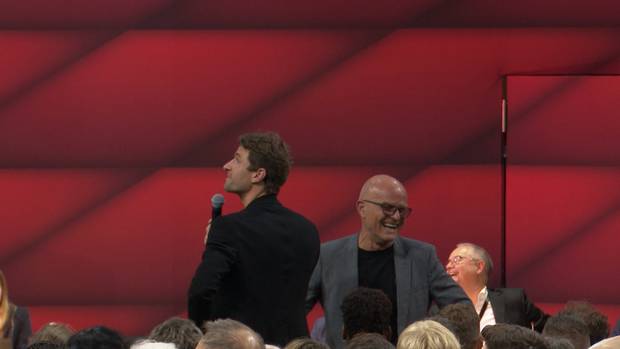 Bizarre Szene bei Müller-Rede