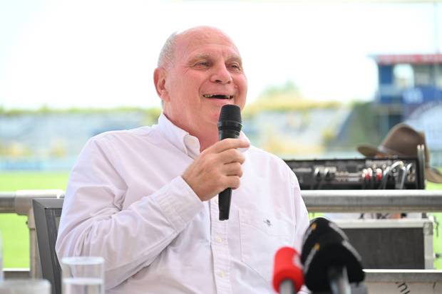 Hoeneß: „Rangnick gröẞte Schweinerei“