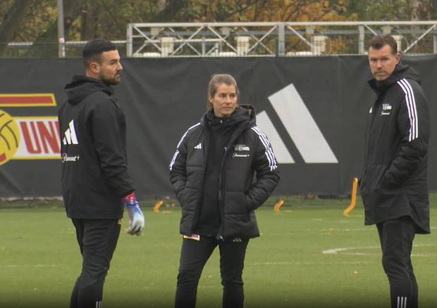 Das ist die erste Chef-Trainerin der Bundesliga