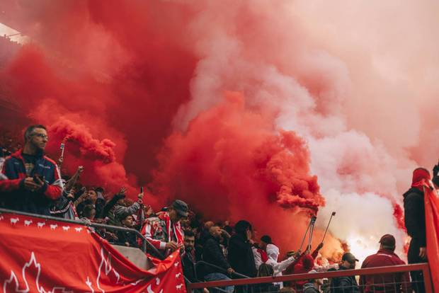 DFB verteilt Strafen für Pyrotechnik