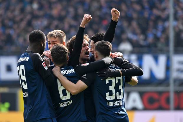 2. Bundesliga heute: Paderborn gegen Köln
