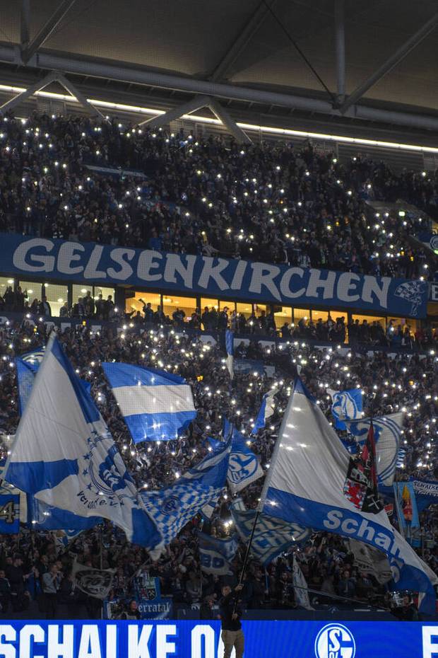 Schalke 04 muss wegen seiner Fans eine Geldstrafe zahlen