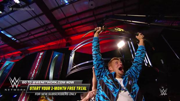 NFL-Kultstar Gronk holt Titel bei WWE