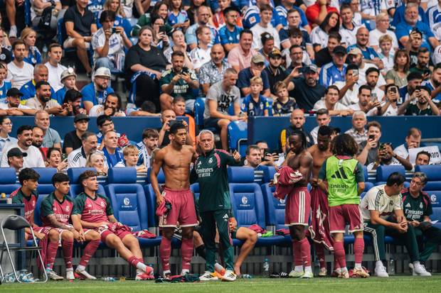 Cucurella schwärmt: "Großartige Menschen"
