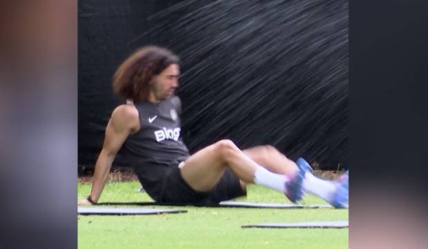 Hier wird Cucurella fies erwischt