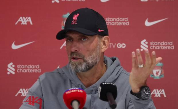 Thiago entgeistert Klopp
