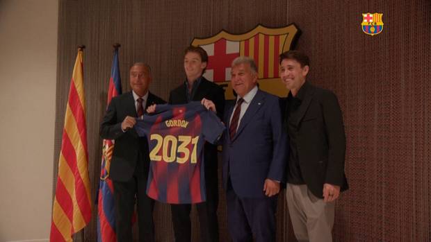 Hier stellt Barca seinen viel diskutierten Neuzugang vor