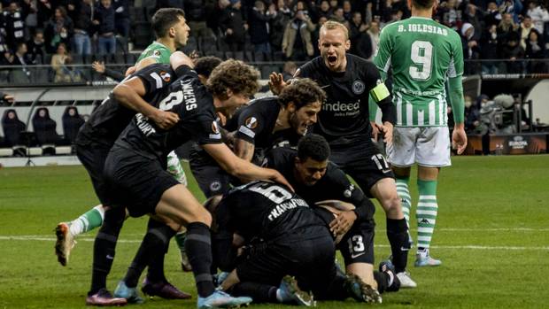 Eintracht-Fans verrückt aufs Barca-Spiel
