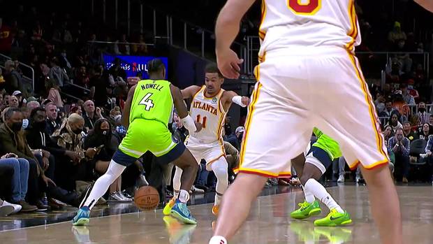 Nasenbiss? Bizarre Szene um NBA-Riesen
