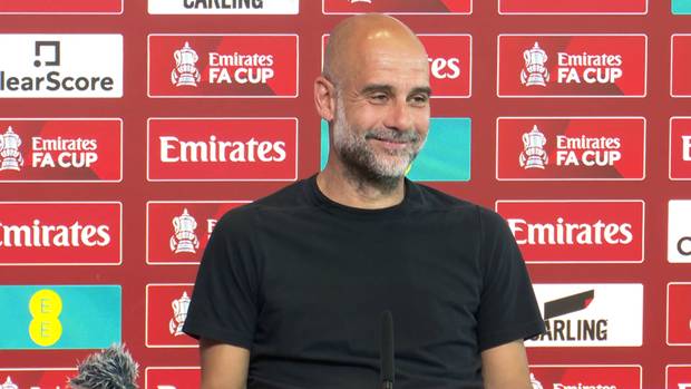 Guardiola-Flirt mit Reporter: "Klar, ich ruf dich später an!"