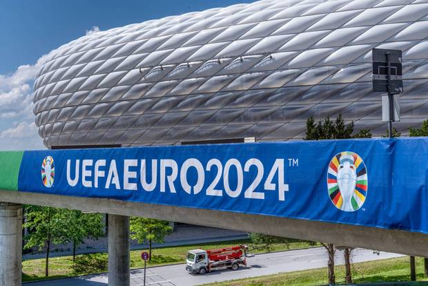 Schalke-Fans verspotten England