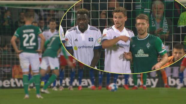 Stadionsprecher erklärt Schiri-Pfiff