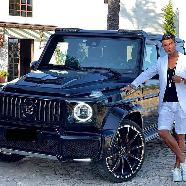 Ronaldo zeigt neue Luxuskarre