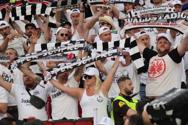Ist das Frankfurts CL-Trikot?