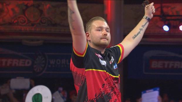 Darts World Matchplay: Dimitri Van den Bergh besiegt Krzysztof Ratajski mit 17:9