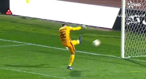 Marokko: Dieses Torwart-Eigentor von Rapide Oued Zen müssen Sie sehen