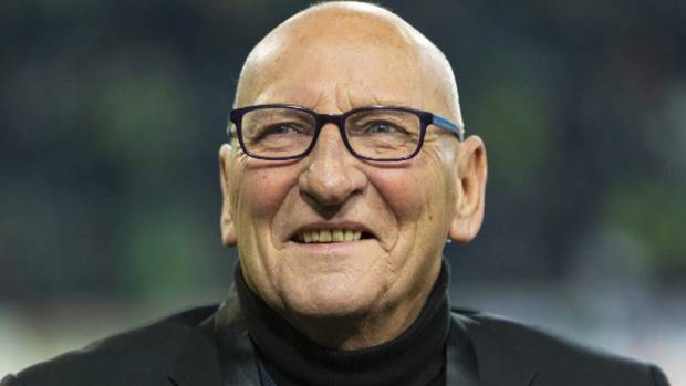 Gladbach-Legende hilflos am Boden