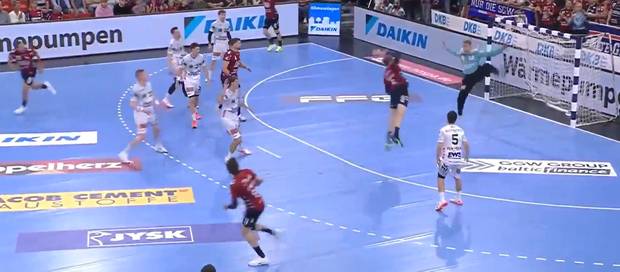 Flensburg siegt gegen Ex-Trainer