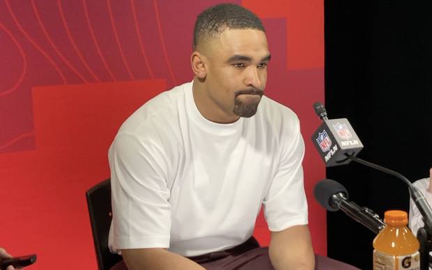 Super Bowl: NFL-Spektakel mit traurigem Held Jalen Hurts - und Rihanna-Show!