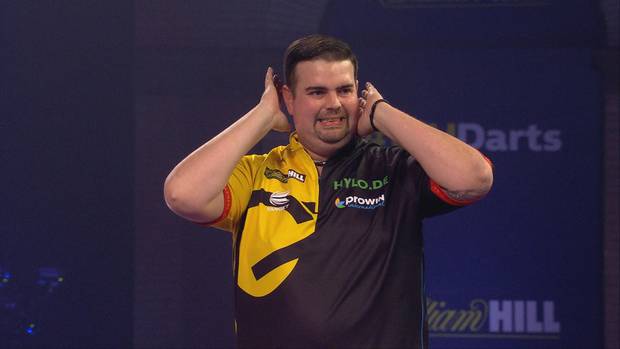 Darts-WM 2021: Krzysztof Ratajski besiegt Gabriel Clemens mit 4:3