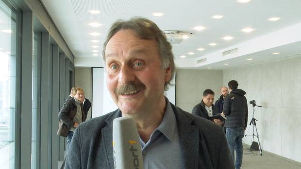 Neururer rechtfertigt Neustart