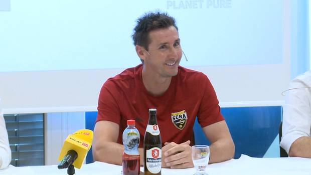 Fans schimpfen: „Klose raus!“