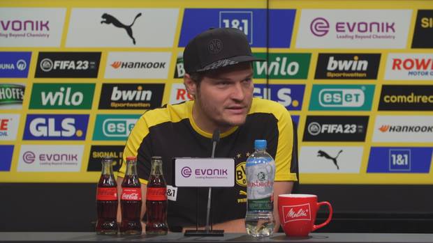 BVB-Fans treffen Fotografen mit Pyro