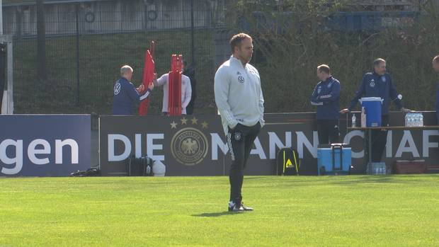 Assistent lobt Flicks Menschenführung