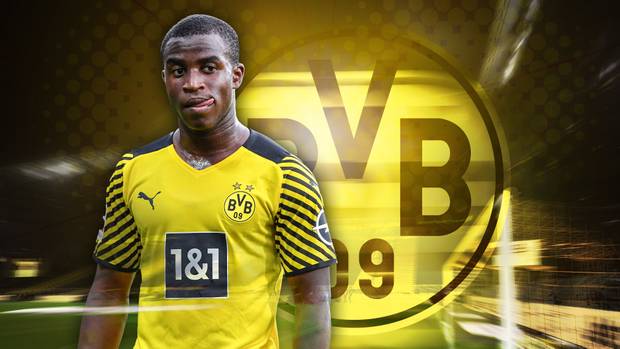 Muss der BVB den Moukoko-Plan ändern?