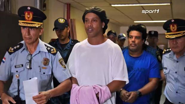 Wieder frei! Ronaldinho schon weg