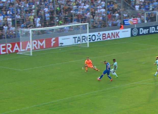 Kickers werfen Fürth aus dem Pokal