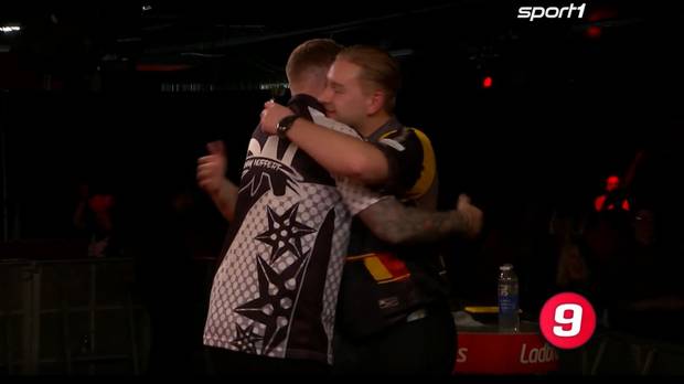 Star mit 9-Darter – Deutsche stark