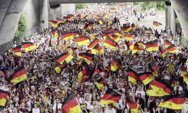 Elfer – und Rot für Haareziehen!