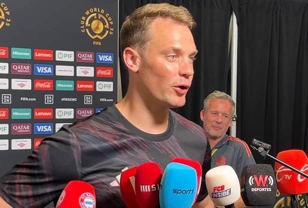 Kimmich feiert Neuer-Parade