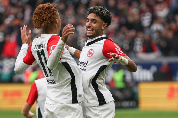 Marmoush mit irrem Zauber-Freistoß