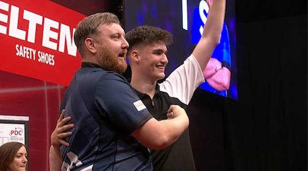 Deutsches Darts-Juwel schrammt an Sensation vorbei