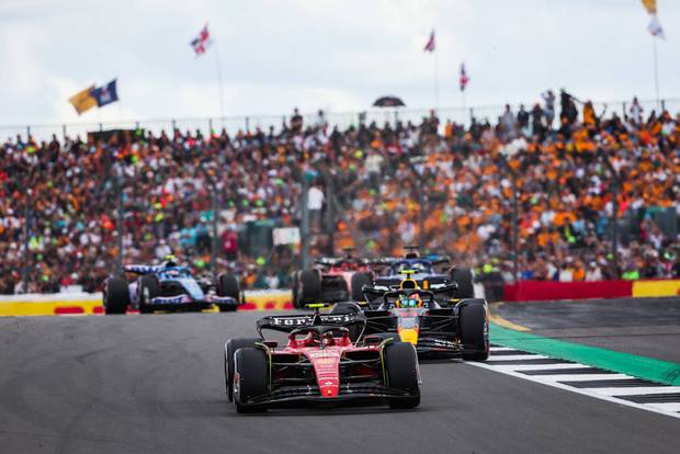 Sainz-Bestzeit in Spa