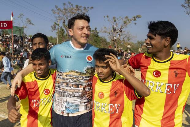 Özil meldet sich mit toller Botschaft