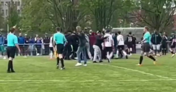 Heftige Schiri-Attacke in Stuttgart!