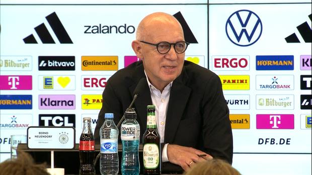 Hier bestätigt der DFB-Präsident Klopp als Bundestrainer
