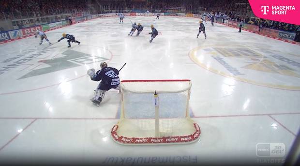 Eisbären demolieren DEL-Pokal