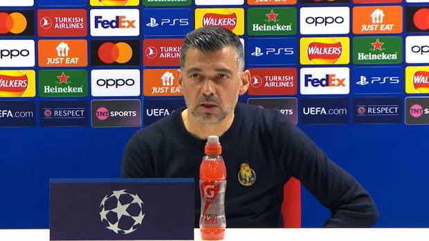 Riesen-Wirbel um Porto-Coach