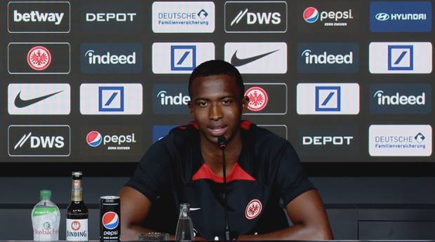 Eintracht-Talent vor dem Absprung