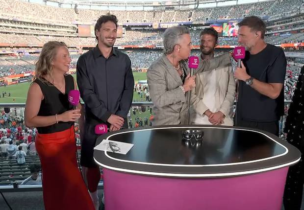 Weltstar übernimmt Interview und wendet sich an Klopp