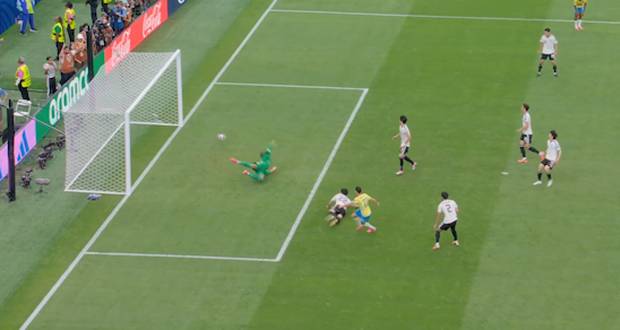 Erlösung für Rekordweltmeister in der Nachspielzeit