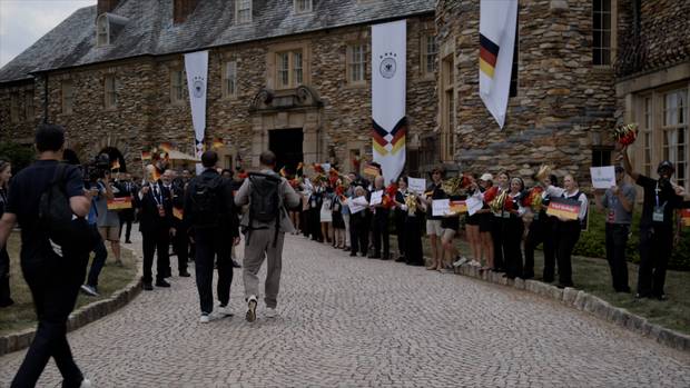 So wird das DFB-Team im WM-Quartier empfangen